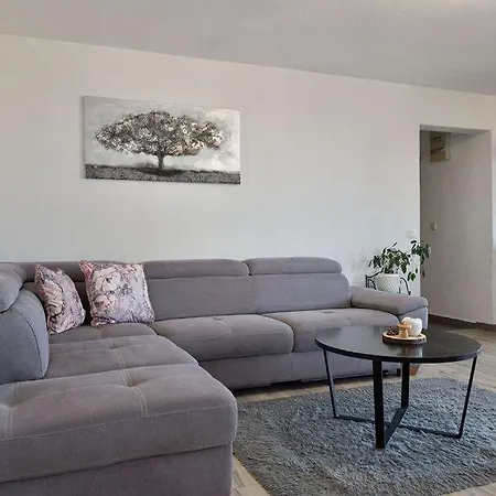 Jole 1 アパート *